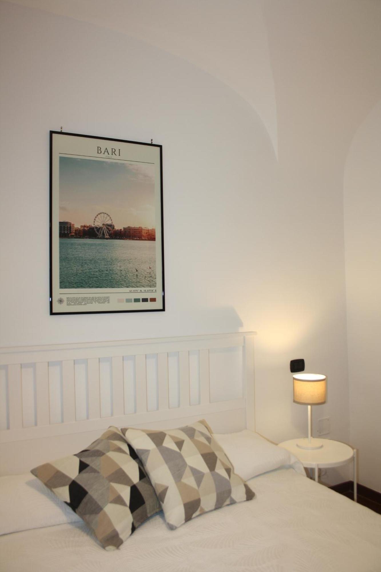 Stefano'S Apartment Bari Bagian luar foto