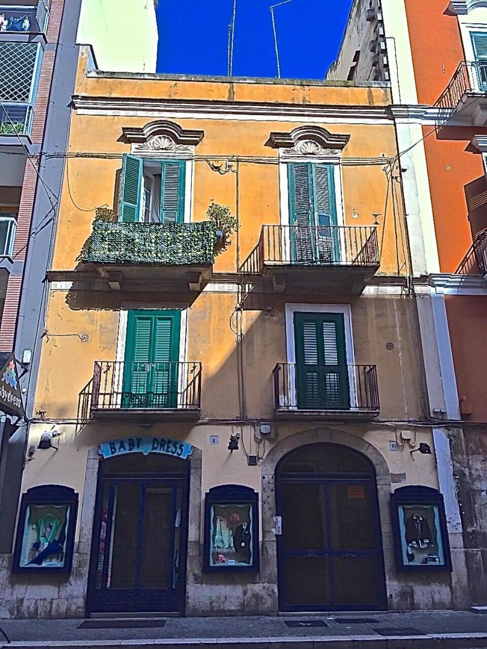 Stefano'S Apartment Bari Bagian luar foto