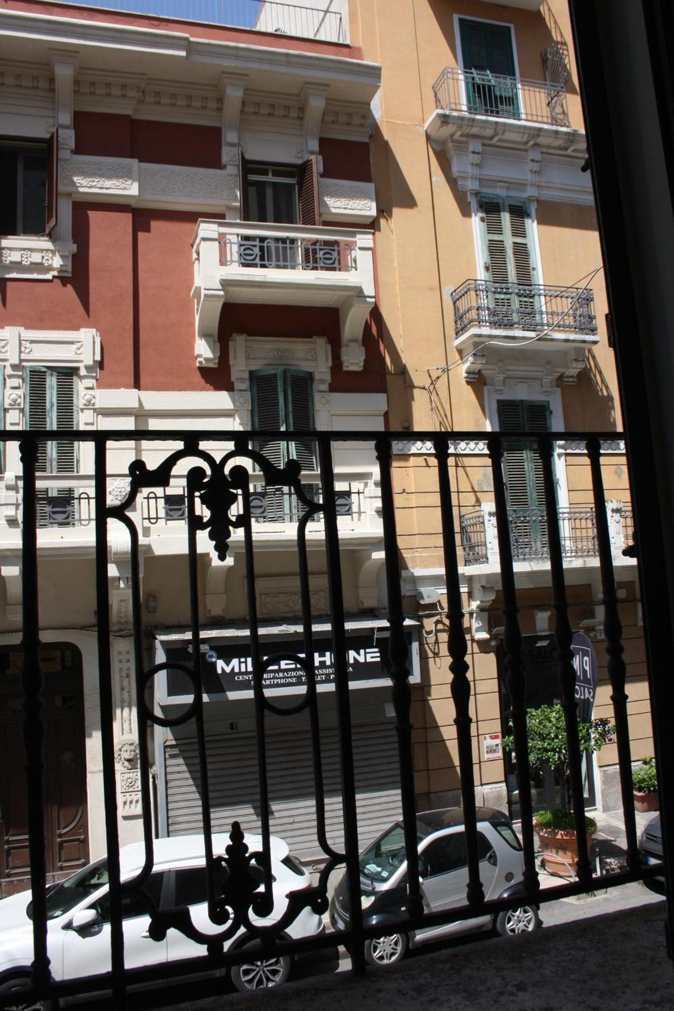 Stefano'S Apartment Bari Bagian luar foto